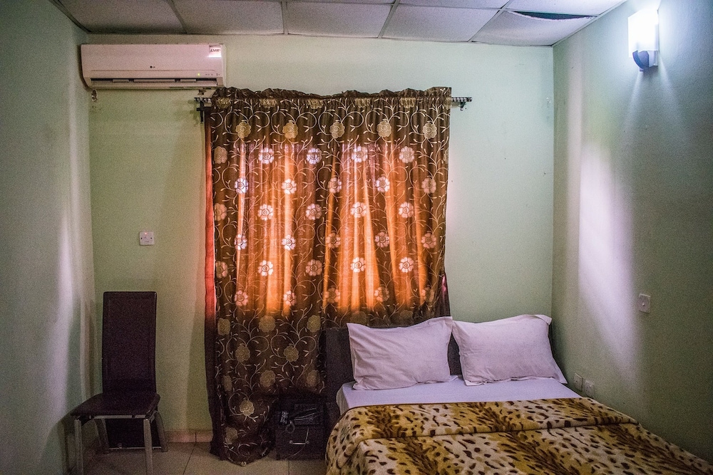 Dbi Guest House 14/50