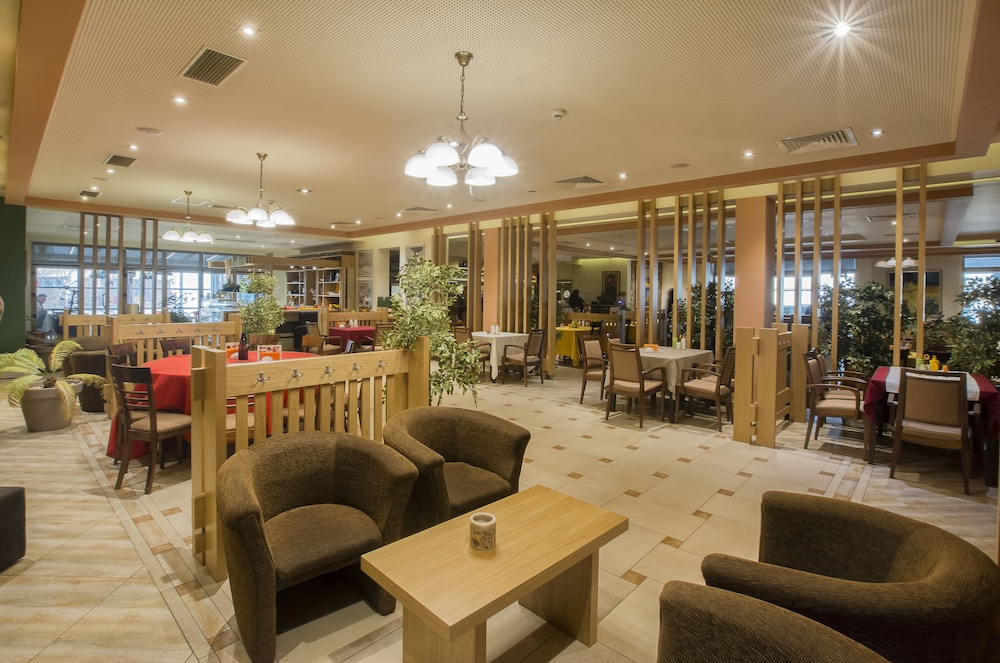 Hotel Lirak 33/50