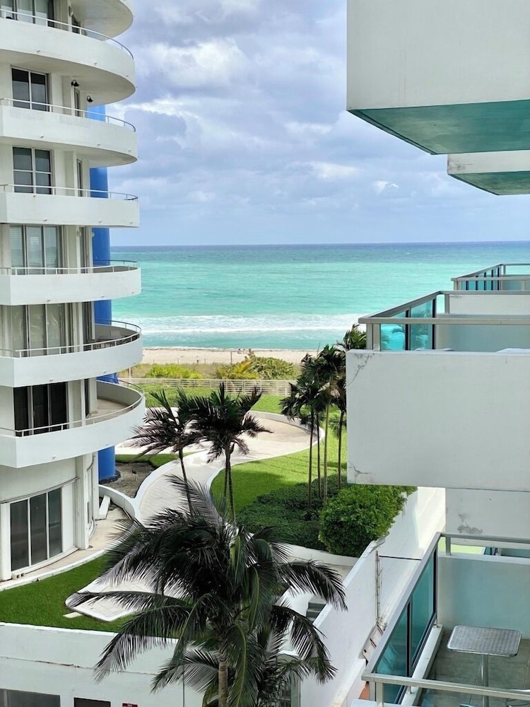 Seacoast by Miami Ambassadors 31/33