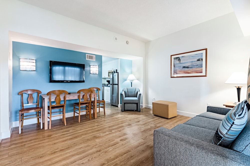 The Atrium Resort 24/36
