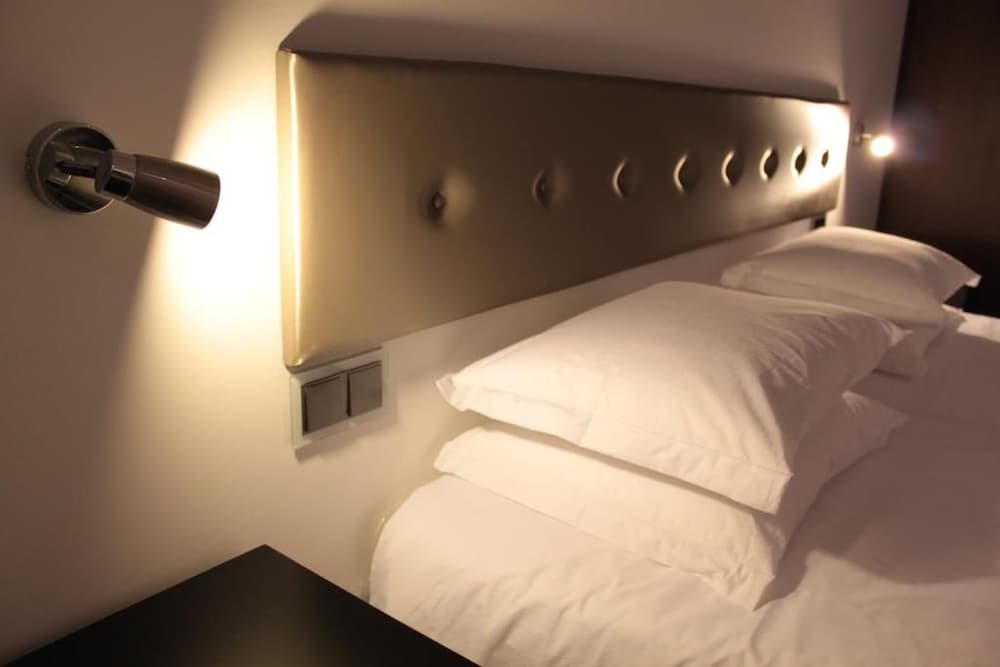 Lazza Hotel 18/45