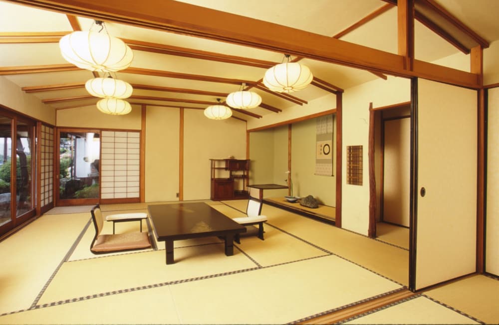 ATAMI SEKITEI 44/68