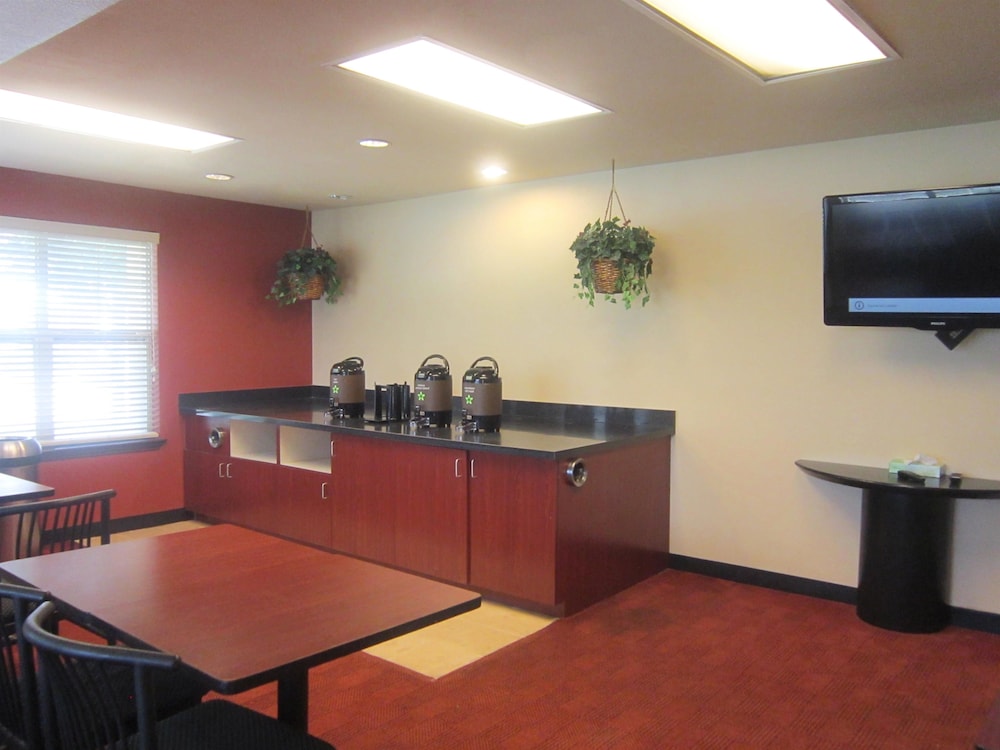 Sonesta Simply Suites Stafford 39/54