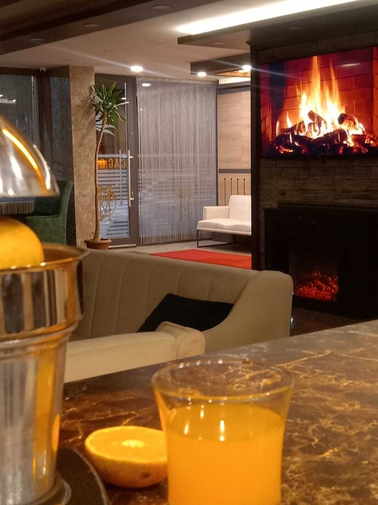 Cag Hotel 35/49