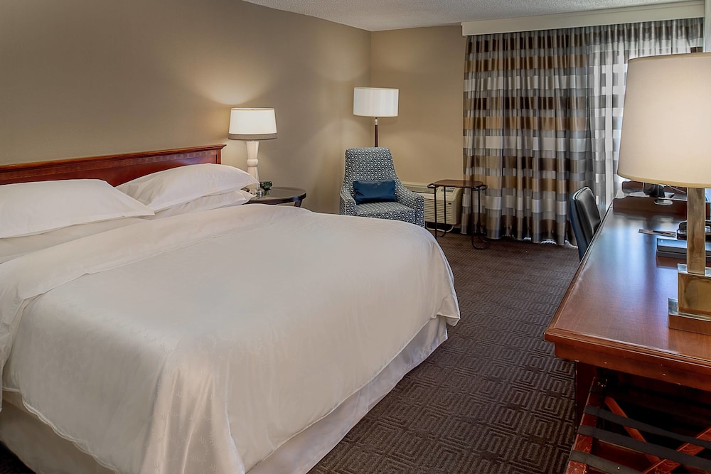 Sheraton Westport Lakeside Chalet 9/39