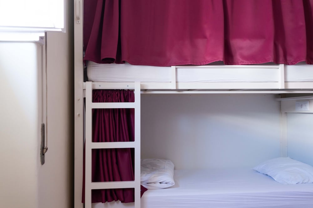Sant Jordi Hostels Lisbon 15/72