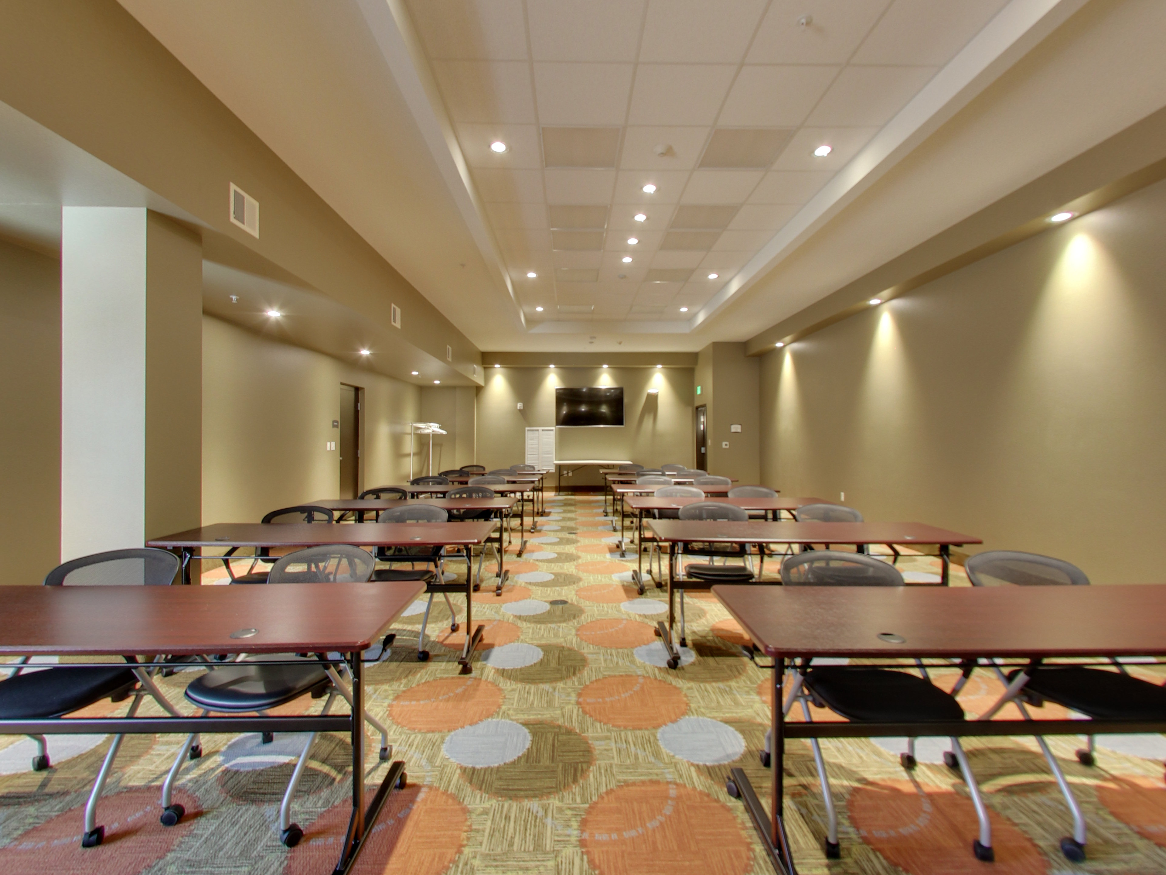 STAYBRIDGE SUITES MADISON FITCHBURG 65/71