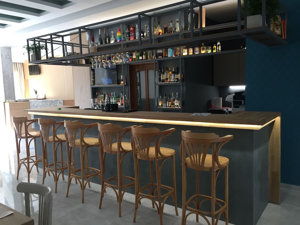 Voula Hotel 61/74