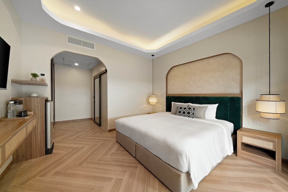 Deluxe, King Bed, Pool Access، Buasri Boutique Patong 3/5