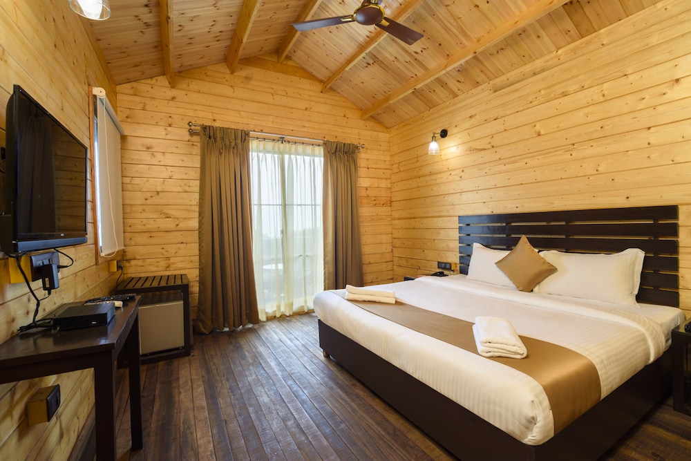 Stone Wood Resort & Spa 9/50