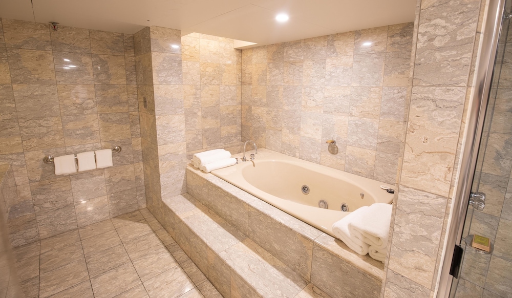 DoubleTree by Hilton Darwin Esplanade 30/70