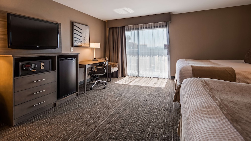 Best Western Plus Executive Inn 20/47