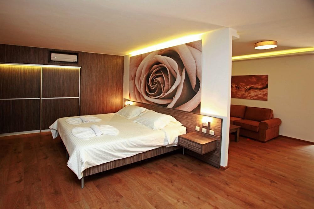 Katrin Suites - Adults Only 18/50