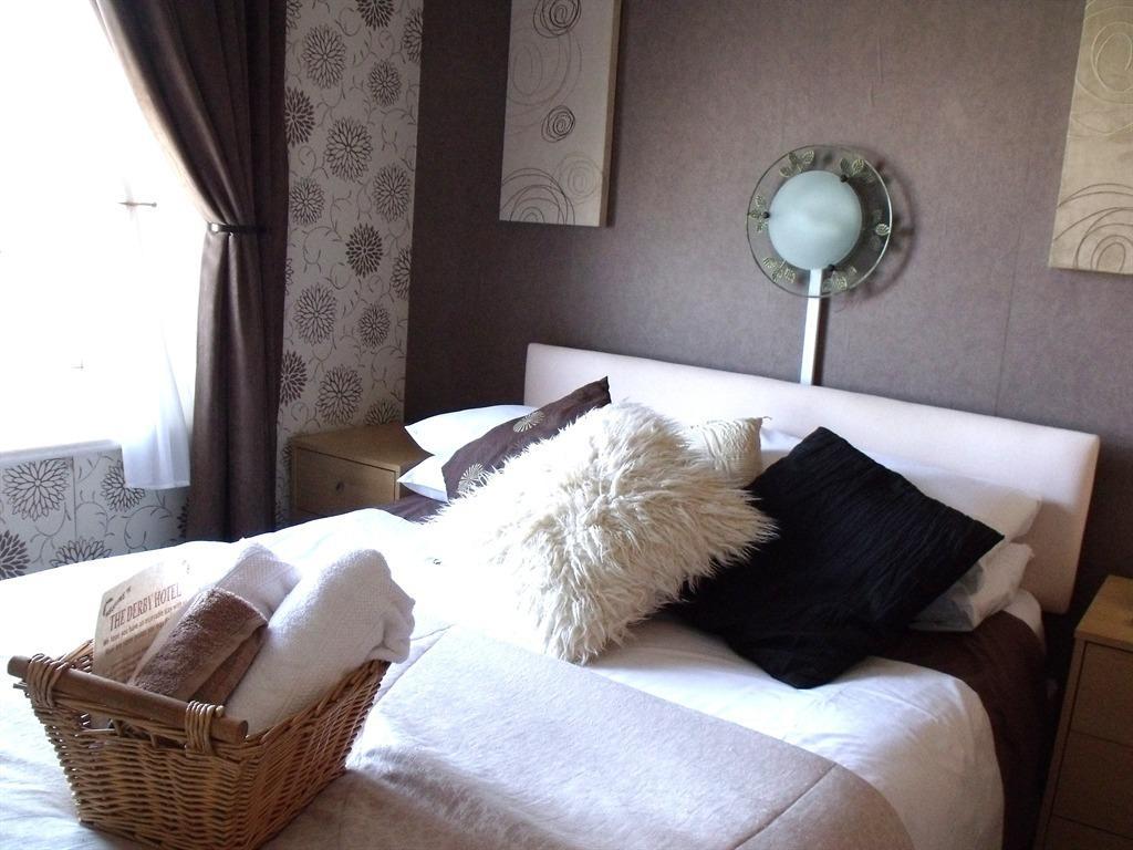 Room, Double Bed, Shared Bathroom