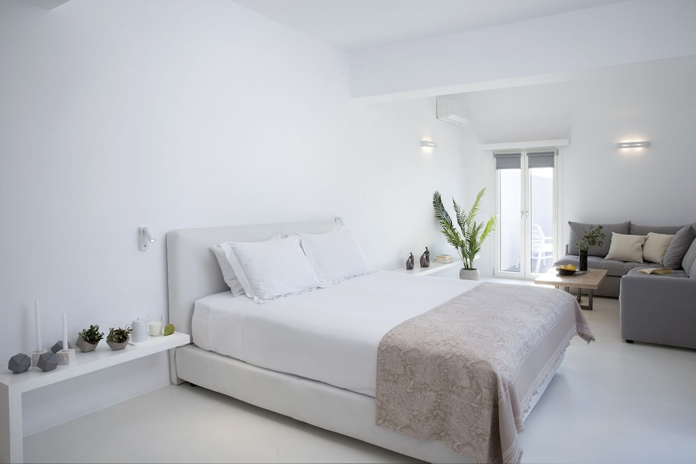 May Seven Suites - Adults Only 9/50
