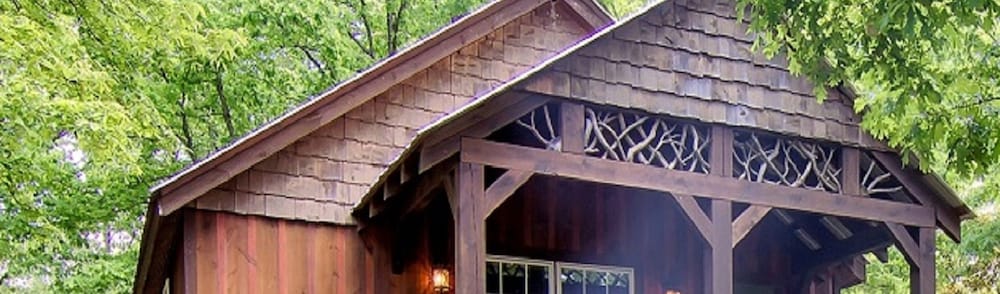 The Smokehouse Lodge and Cabins 2/75