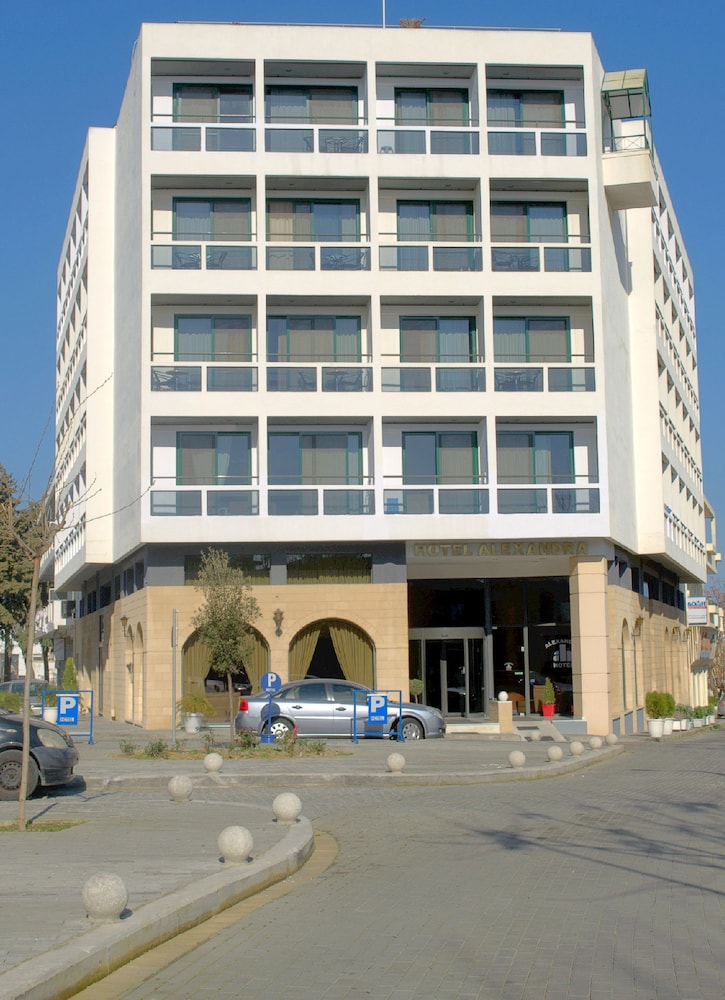 Alexandra Hotel 6/37