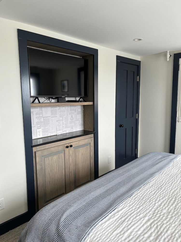 Hotel Ginger 6/59