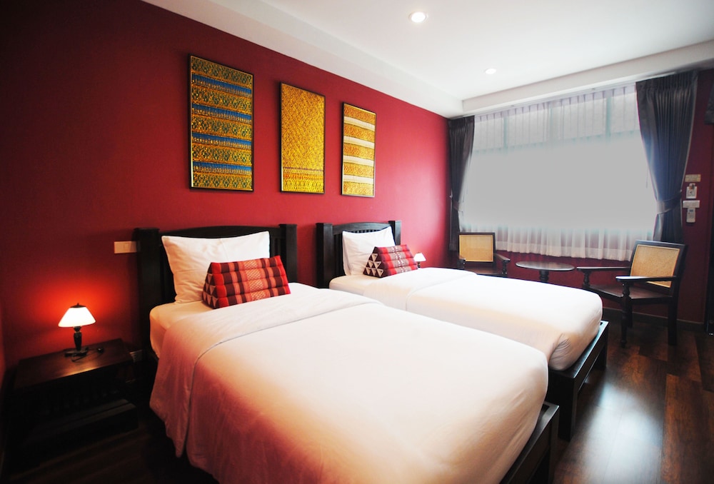 Focal Local Bed And Breakfast 16/50
