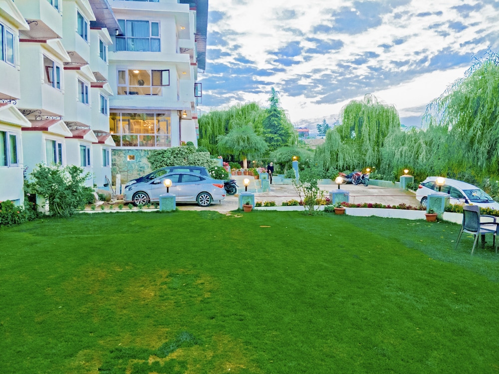 Whistling Pines Resort 47/50