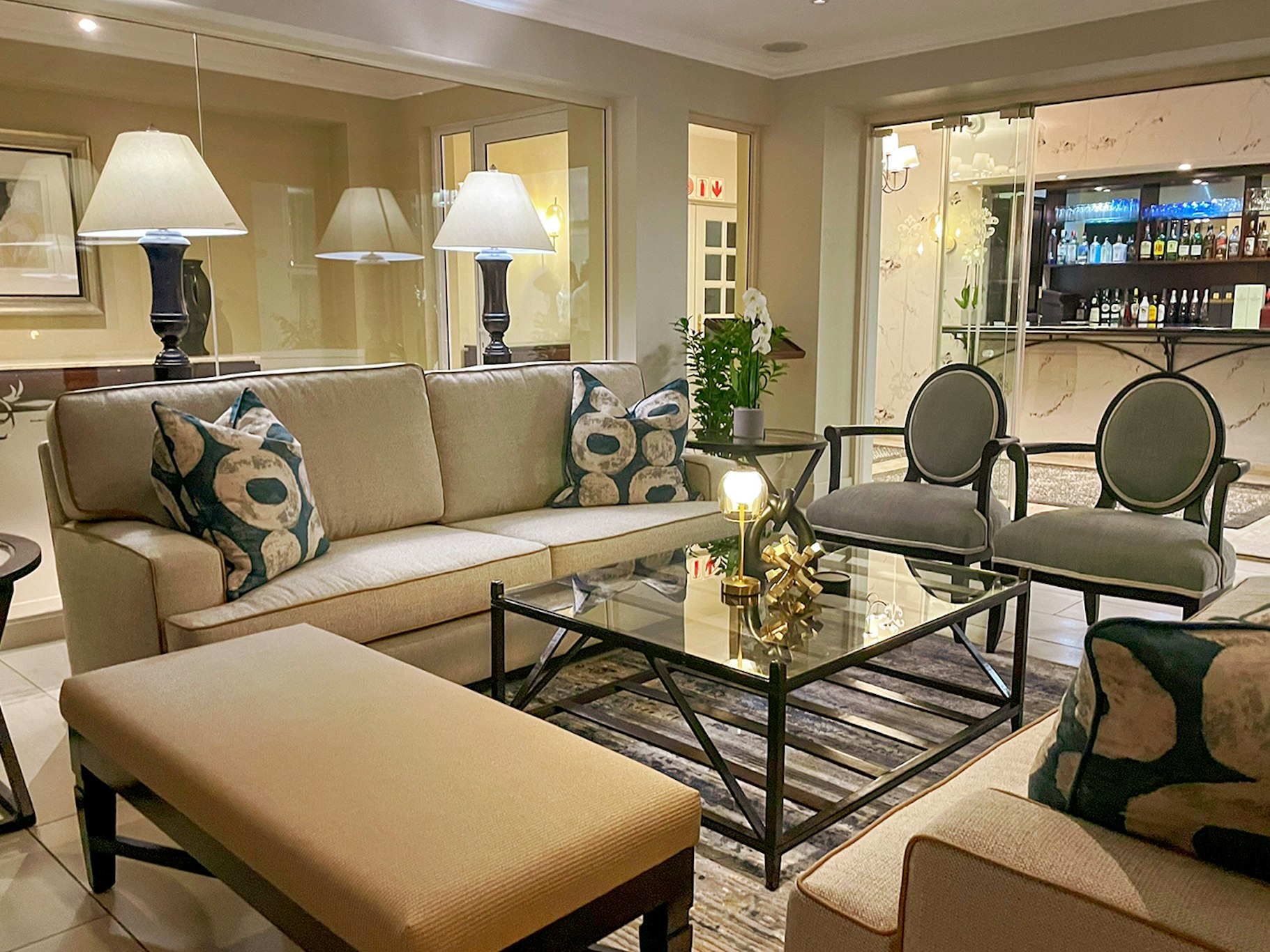 10 2nd Avenue Boutique Hotel 28/56
