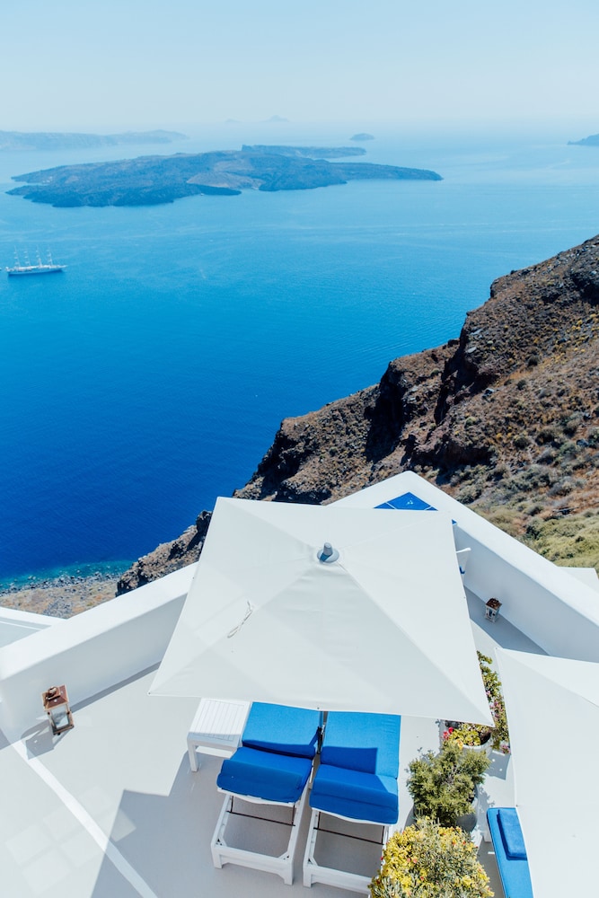 Iconic Santorini 33/73