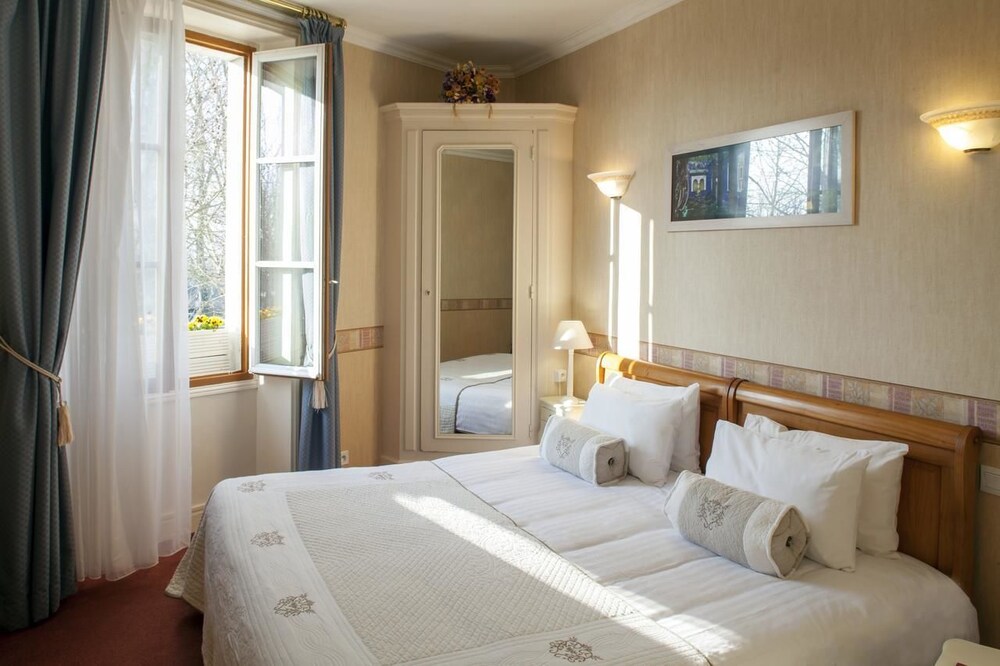 Citotel Le Plantagenet 10/65