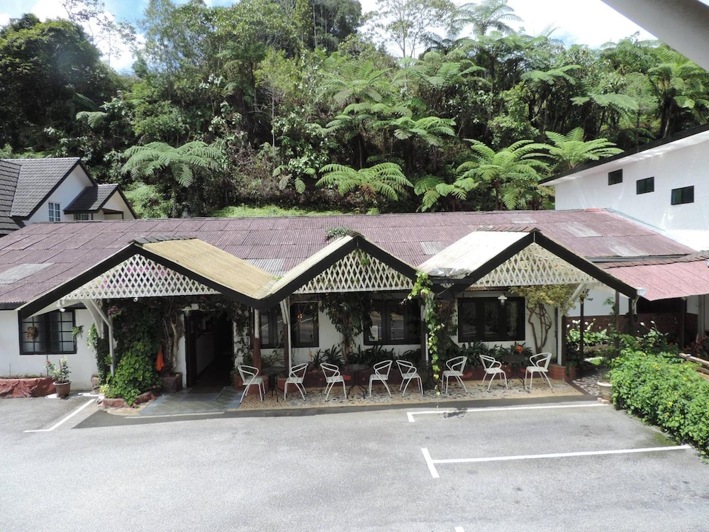 Cameronian Inn 8/69