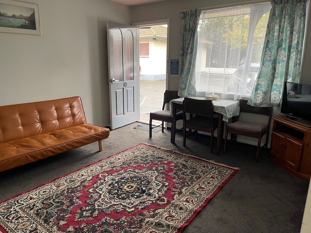 Earnslaw Motel 27/39