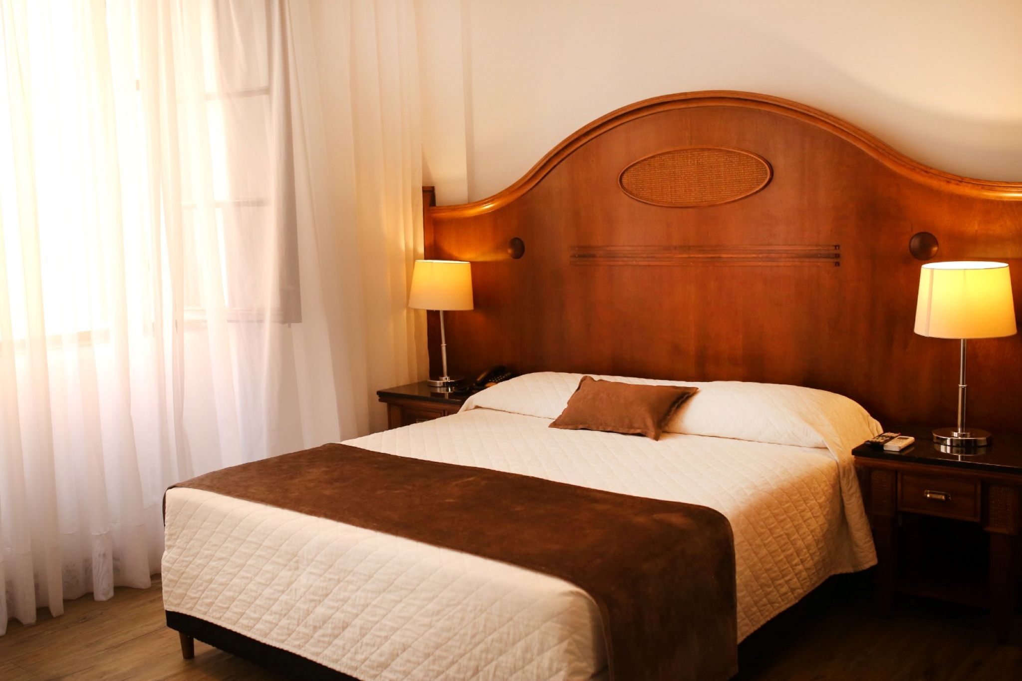 Luxury, Suite 2/2