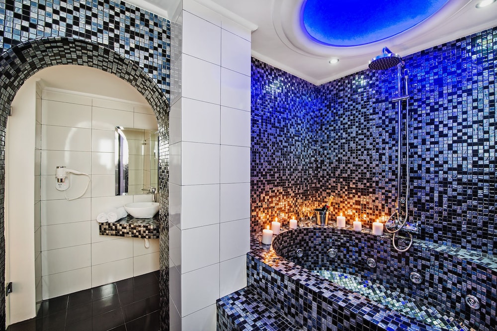 Gianna Suites 28/43