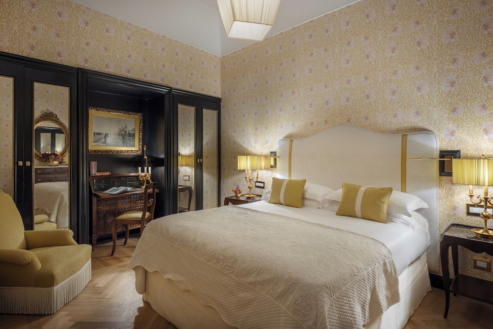 SUPERIOR, DOUBLE BED