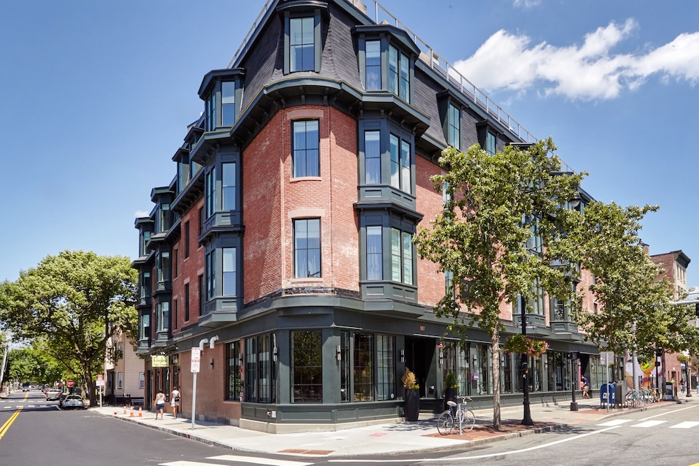 907 Main 1/52