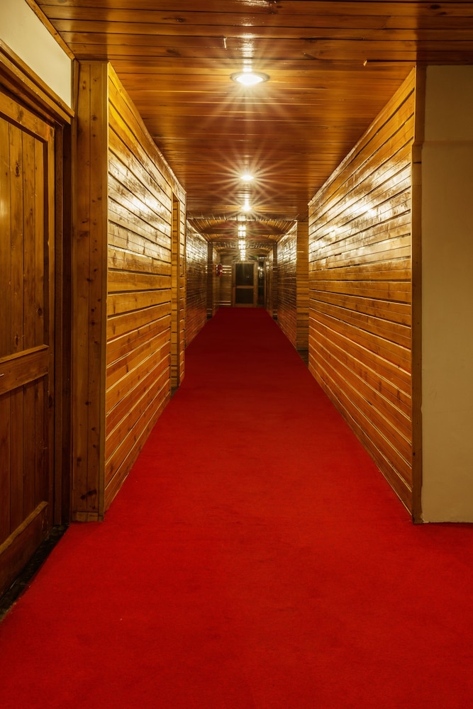 HONEYMOON INN 25/50