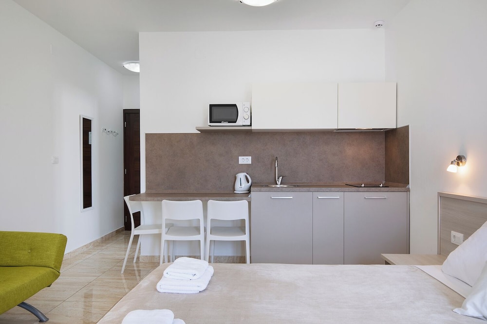 Villa Nina Apartments 8/50