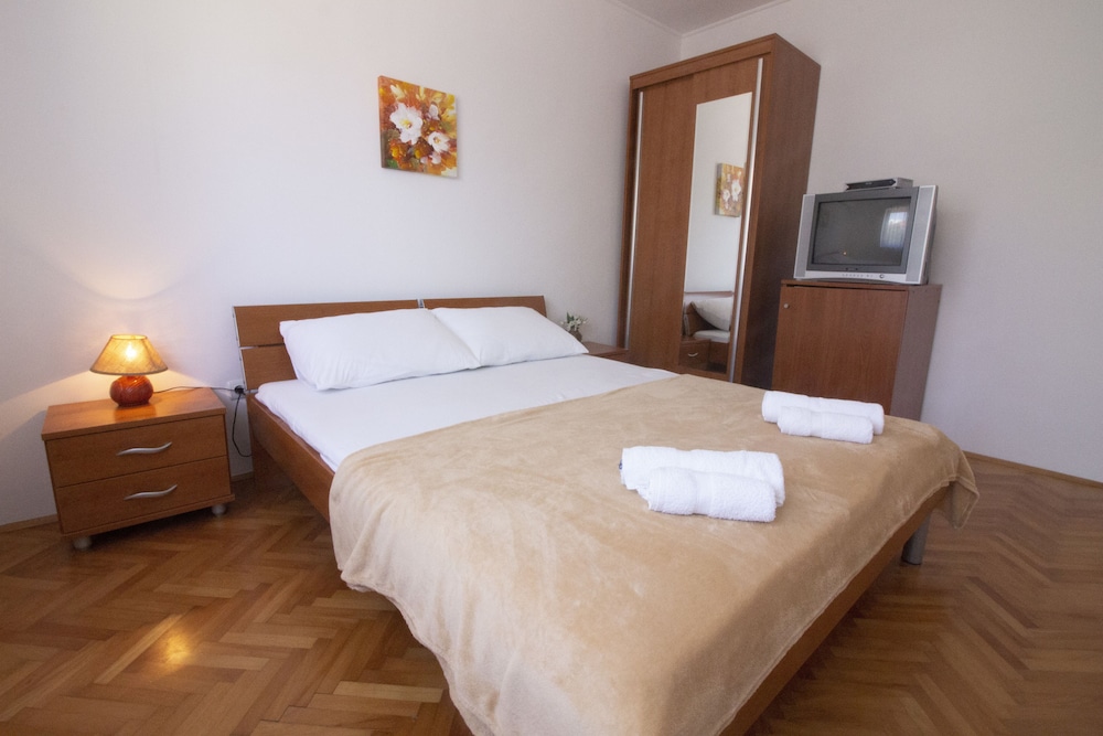 Studios & Rooms Fiesta 9/35