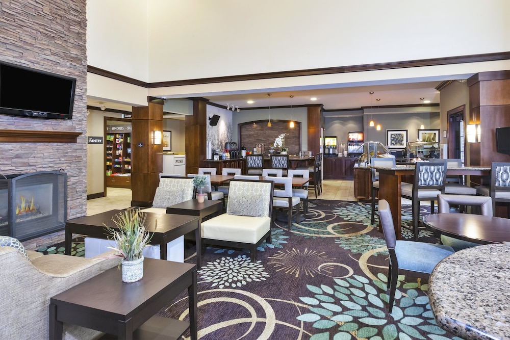 Staybridge Suites Lansing-Okemos 52/84