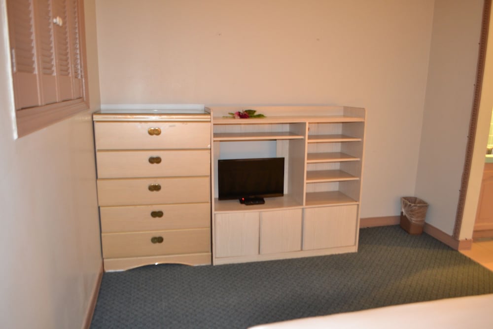 West Plaza Hotel Desekel 35/43