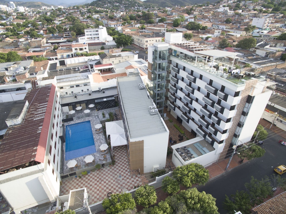 Hotel Casablanca 7/70
