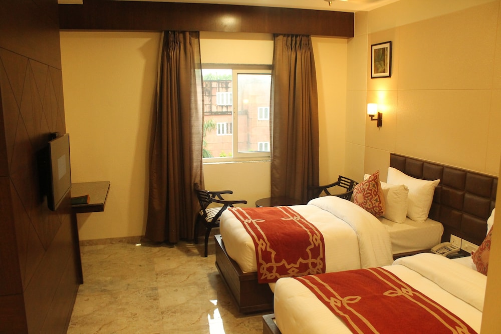 Surya Hotel 21/74