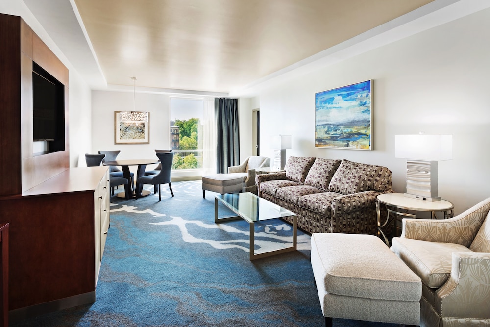 The Tennessean Personal Luxury Hotel 32/57