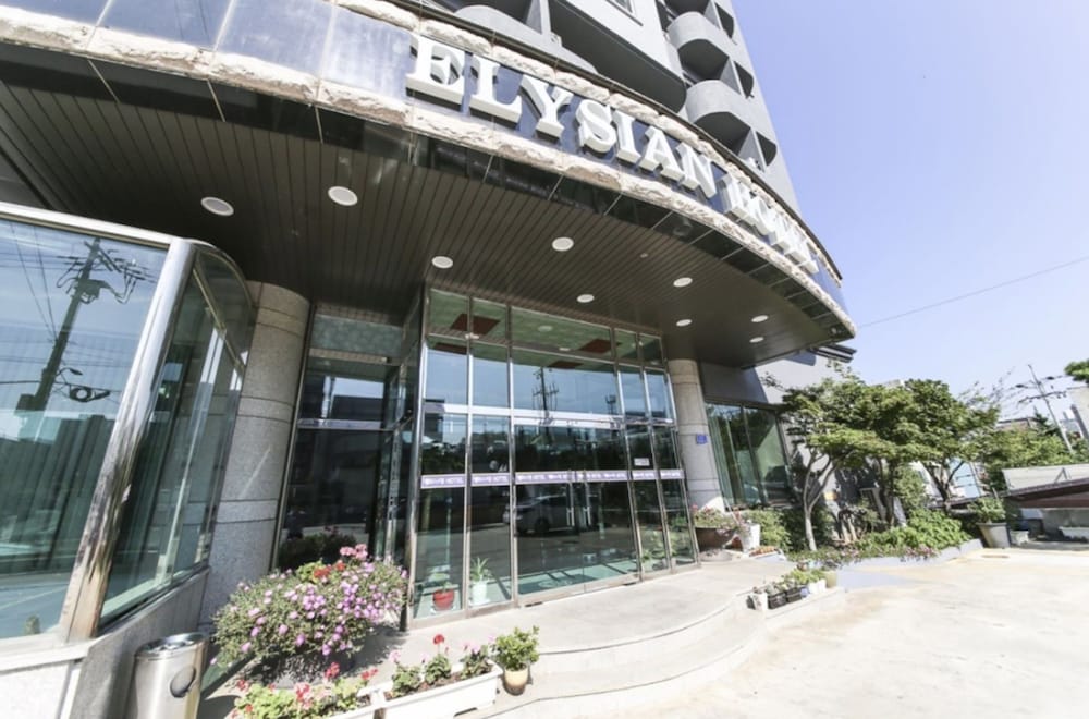 Elysian Hotel 3/50