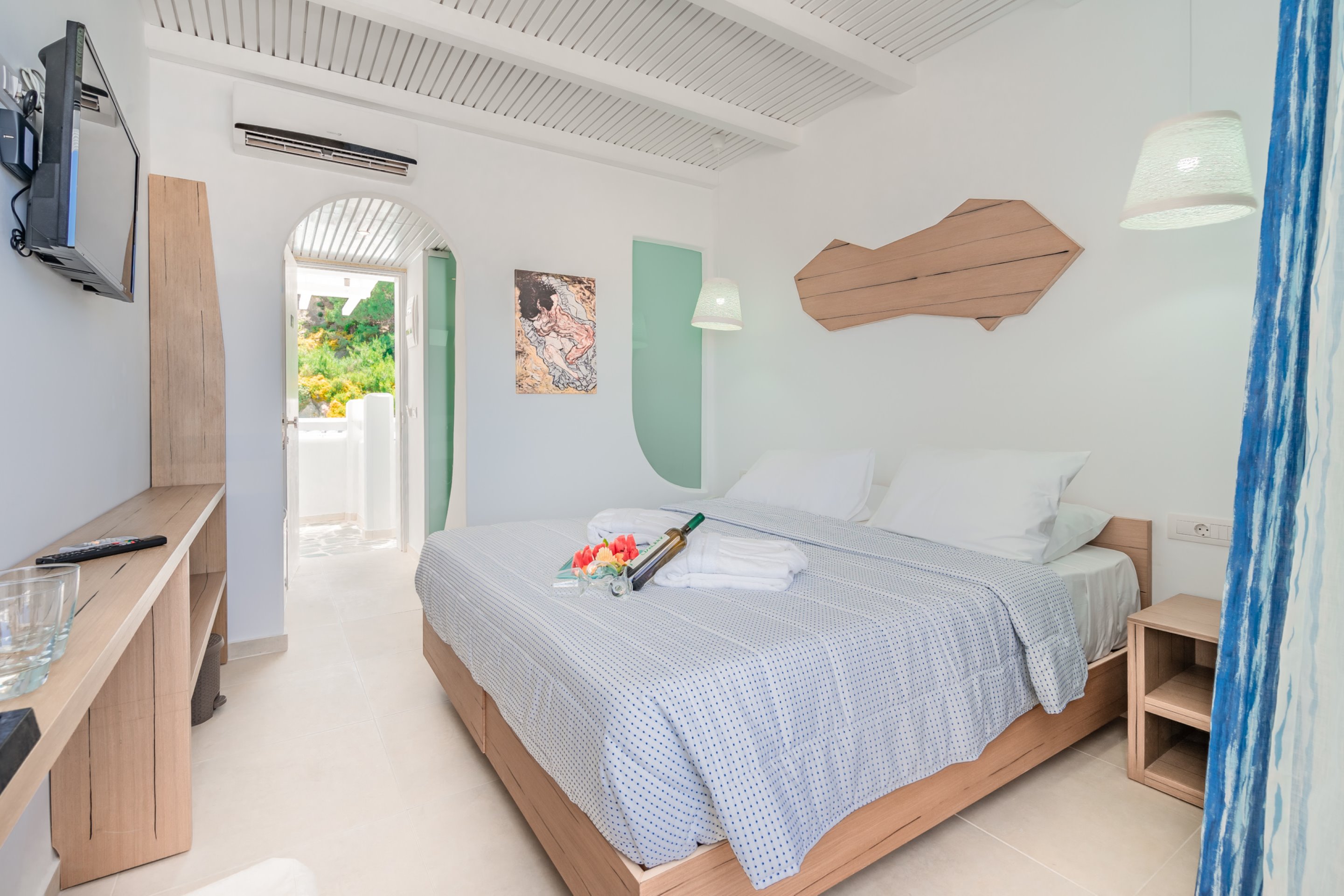 DOUBLE ROOM DELUXE