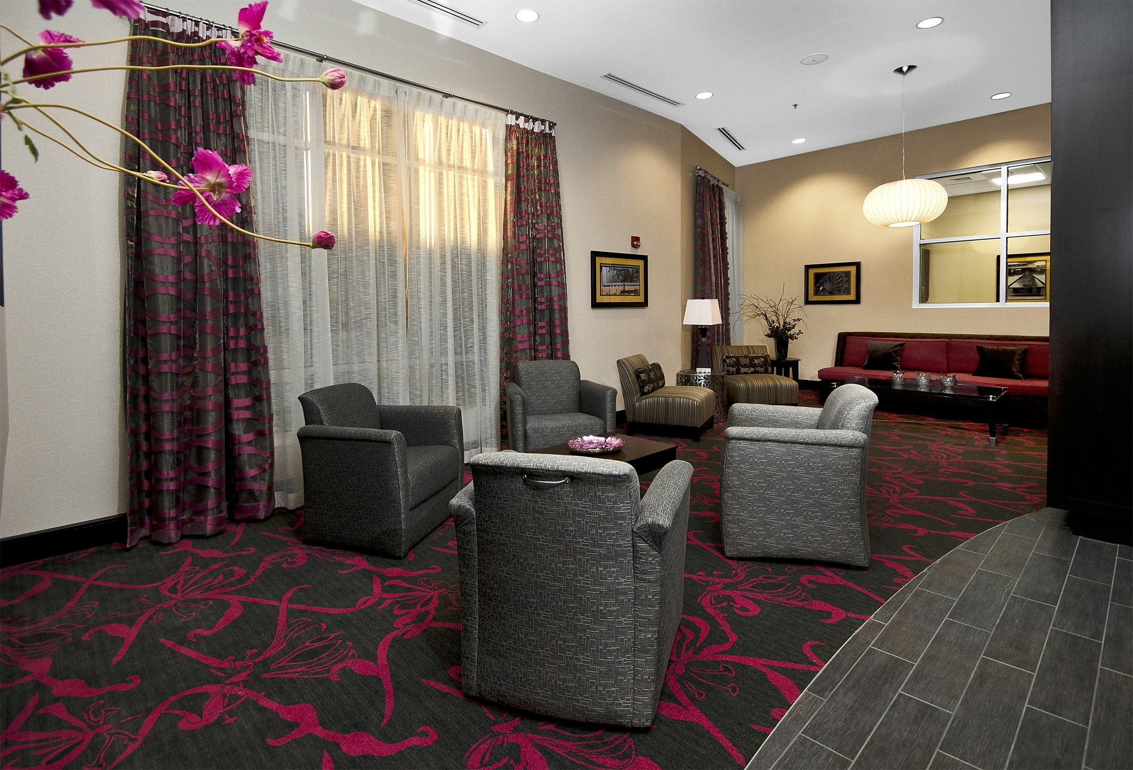 Hampton Inn and Suites Raleigh Downtown 45/75