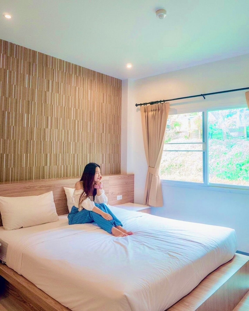 ROOM, DOUBLE BED