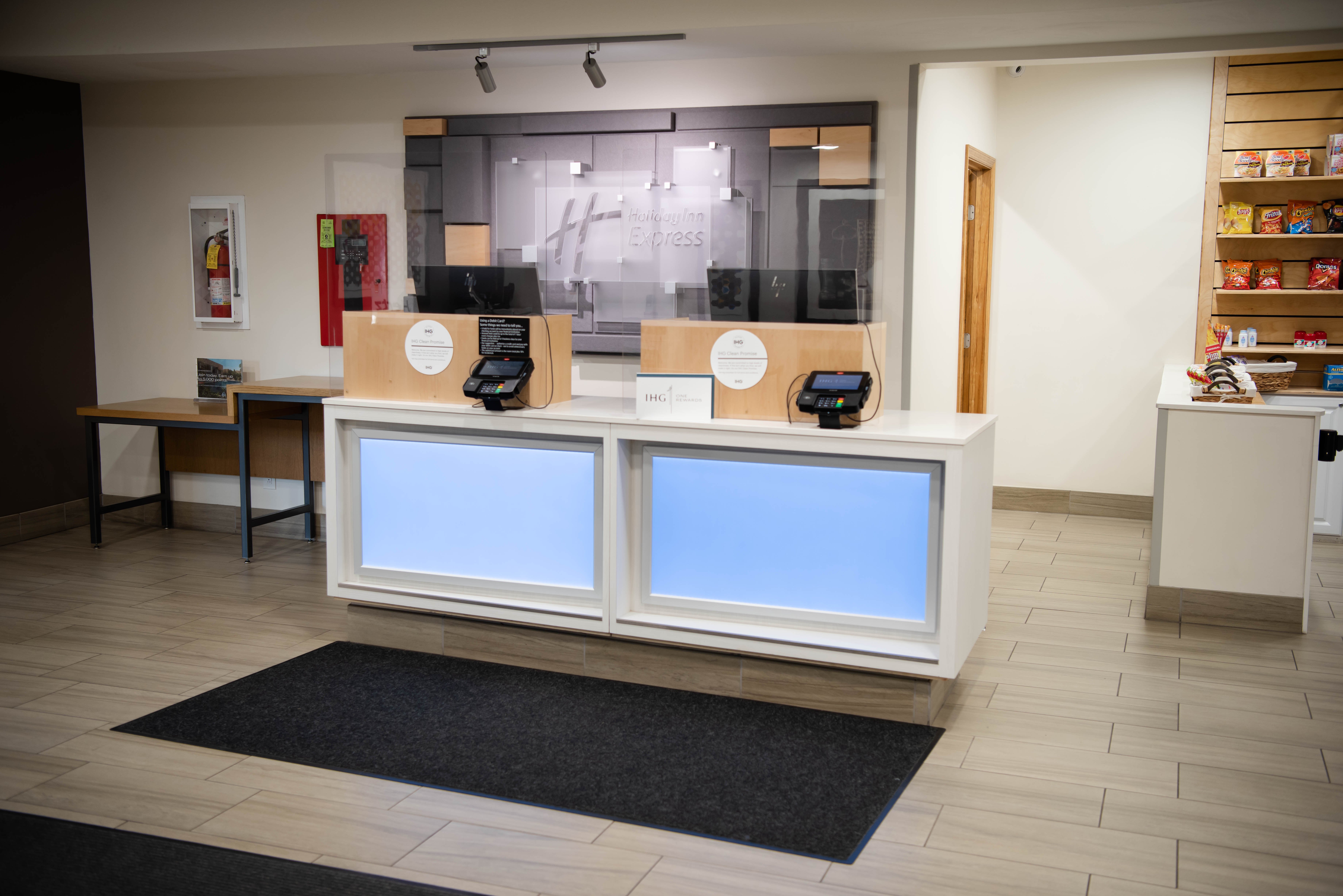 Holiday Inn Express Winfield 8/50