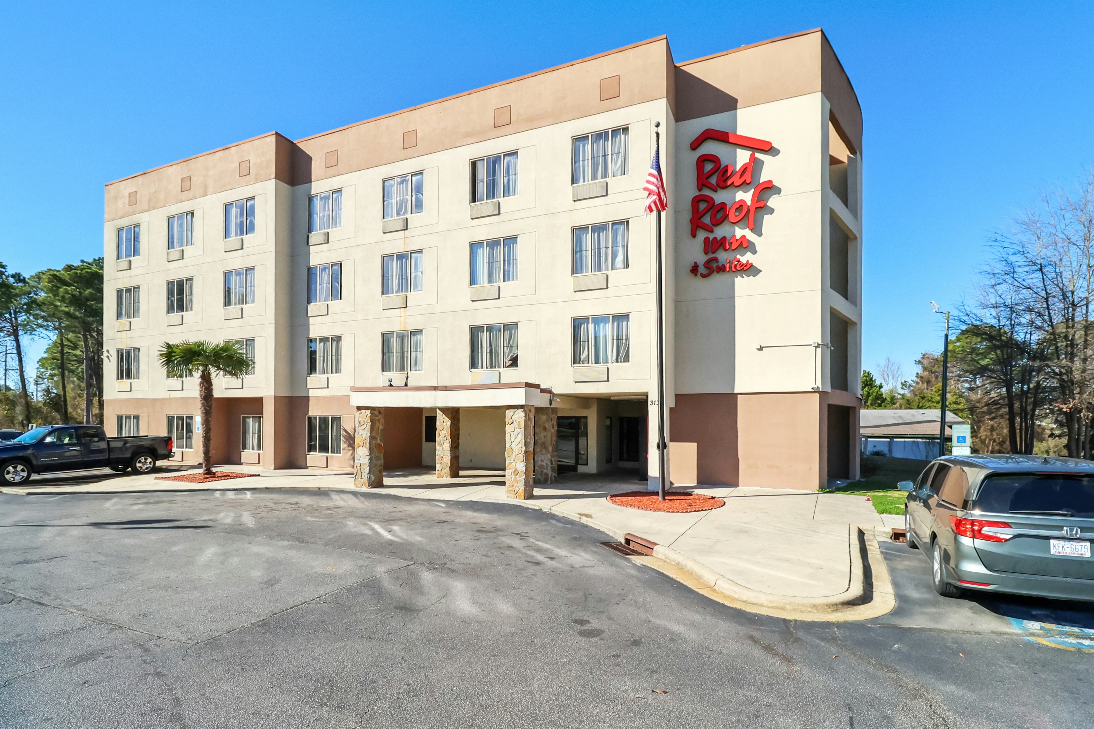 Red Roof Inn & Suites Fayetteville - Fort Bragg 27/27