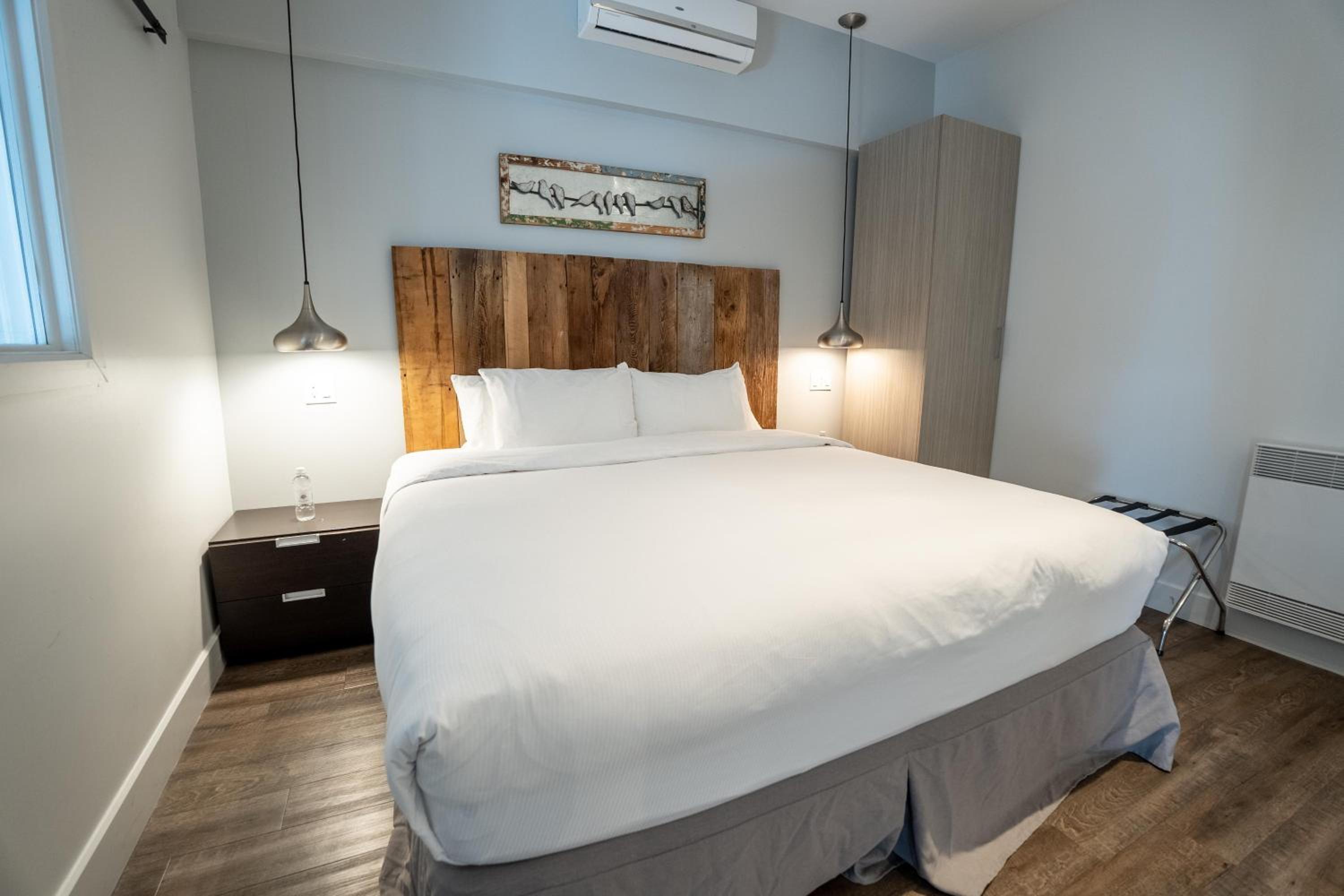 Suite, King Bed, Lake View, Two Story, Sofa, Terrace
