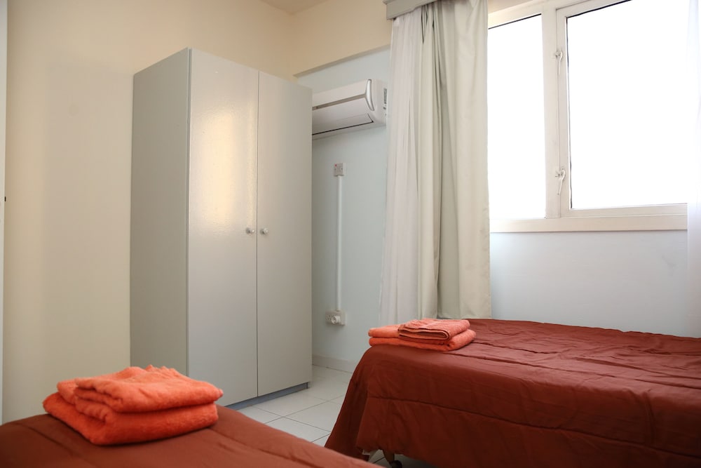 Alora Apartments 11/50