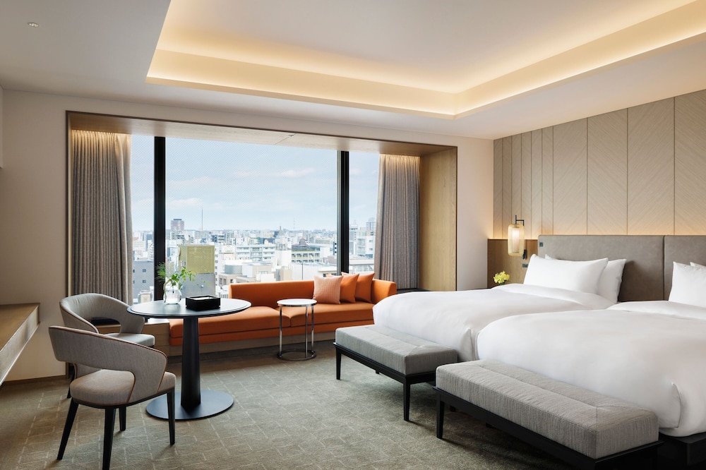 Premier, Twin Beds, City View